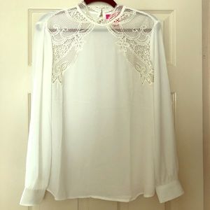 Lace long sleeve top, size Medium